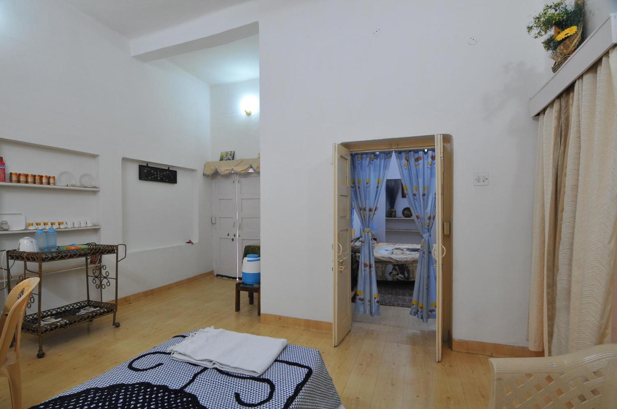 Jheelam Homestay Bhopal Værelse billede